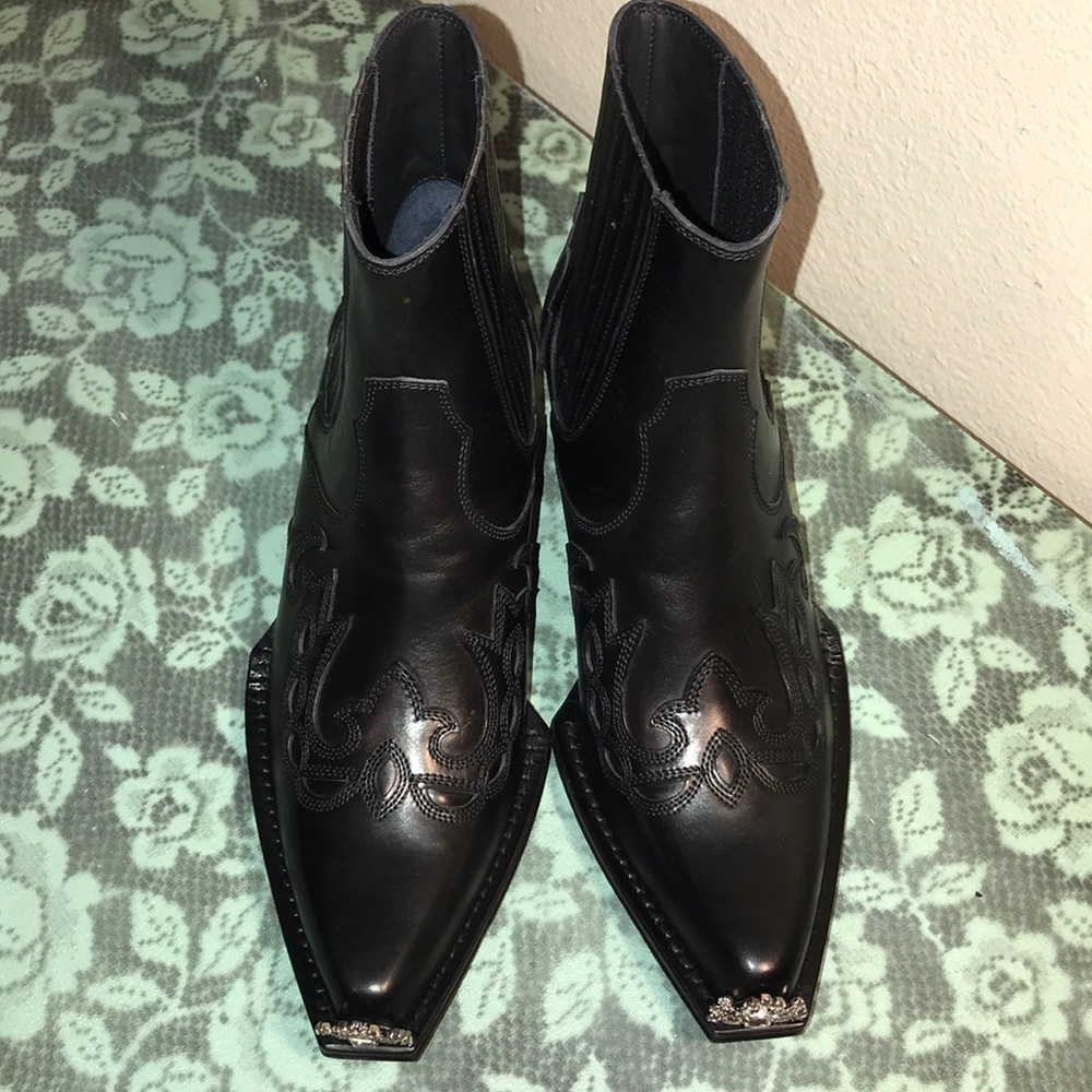 Calvin Klein 205W39NYC Calveta Leather Boots Sz 35